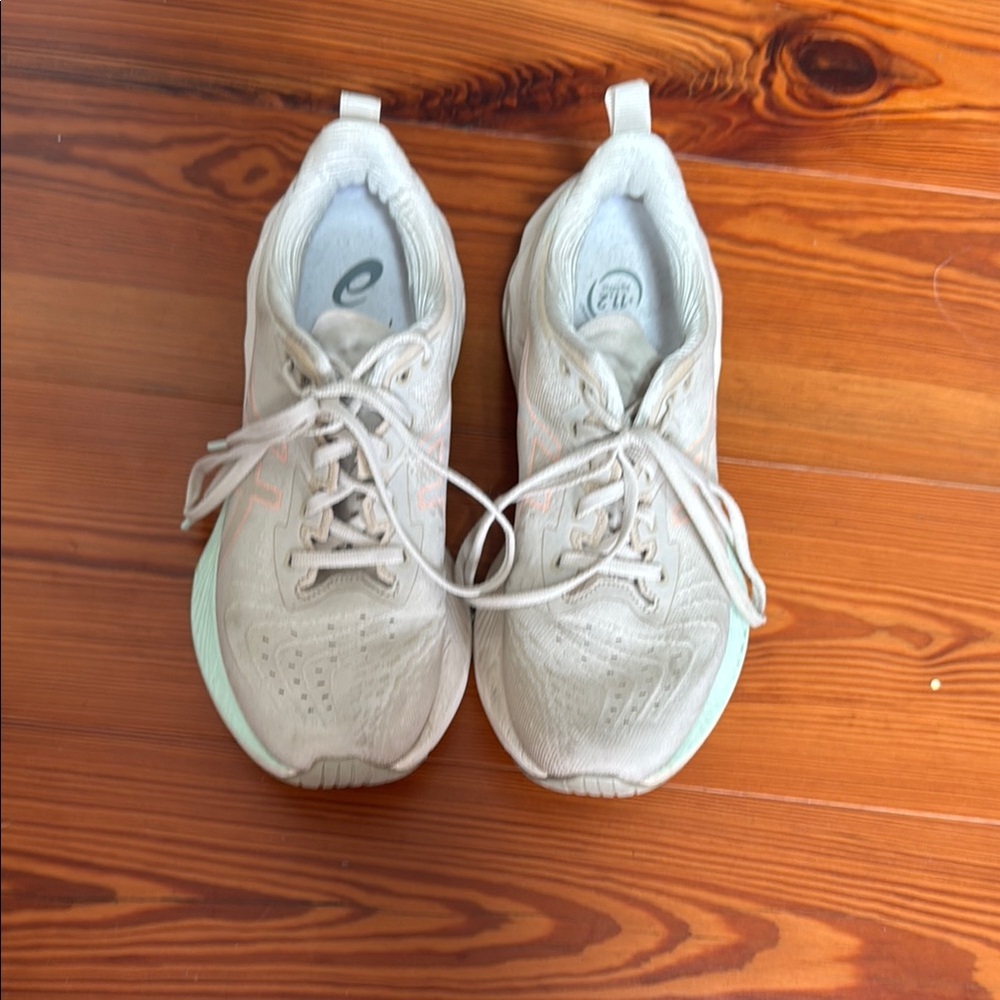 ASICS Novablast 4